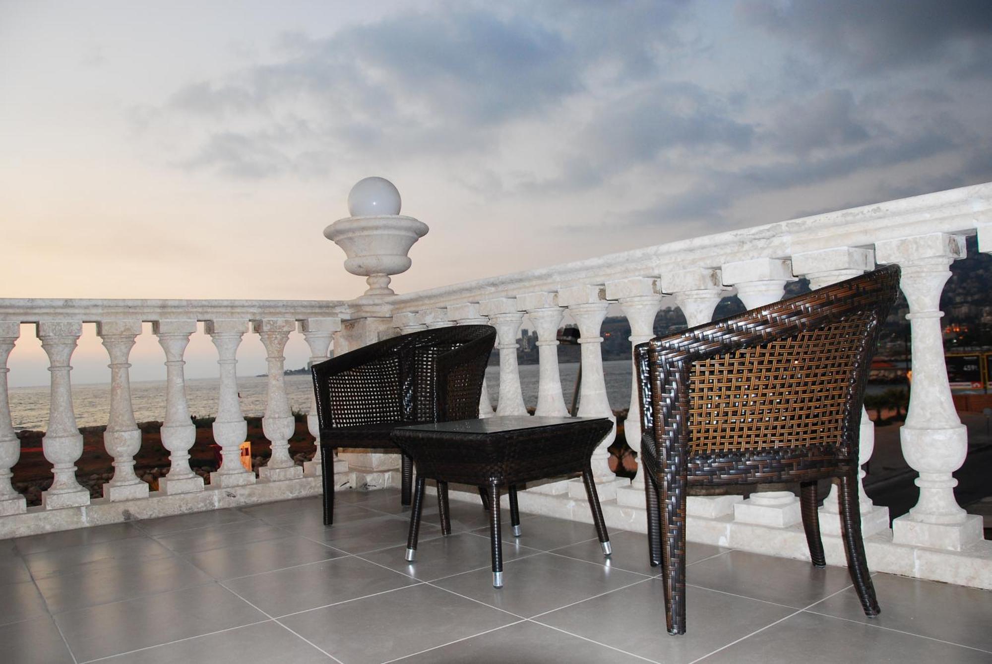 Portaluna Hotel & Resort Jounieh Eksteriør bilde